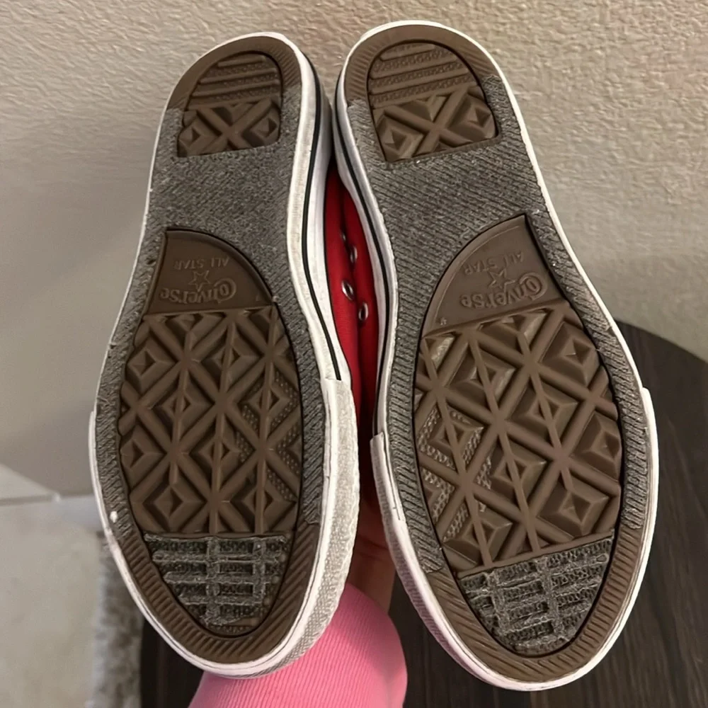 (2) Red Converse Chuck Taylor All Star Classics Unisex